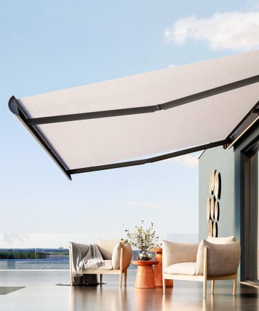tenda-da-sole-a-bracci-estensibili-con-cassonetto-casa